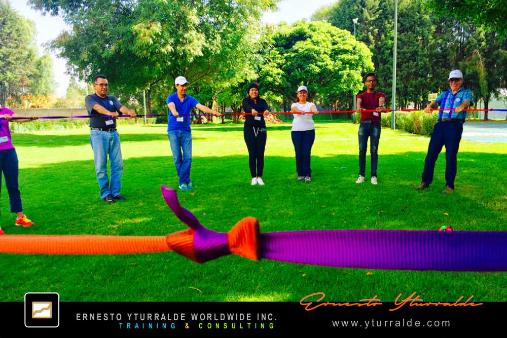 Team Building Ecuador | Taller de Trabajo en Equipo para Empresas