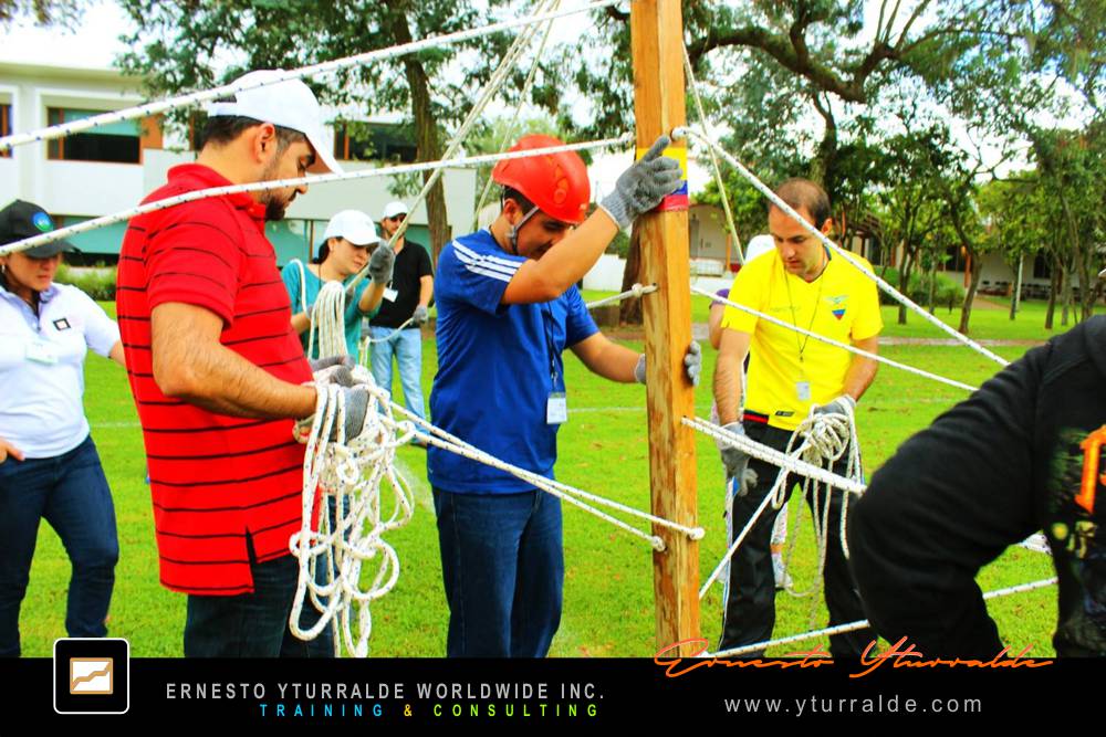 Team Building Ecuador Talleres de Cuerdas Bajas | Team Building Empresarial para el desarrollo de equipos de trabajo en Quito