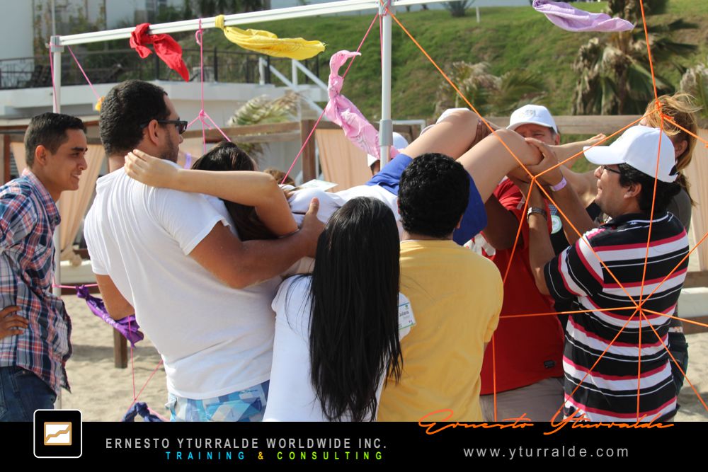 Team Building Ecuador | Taller de Trabajo en Equipo para Empresas