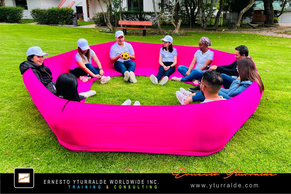 Team Building Ecuador | Taller de Trabajo en Equipo para Empresas